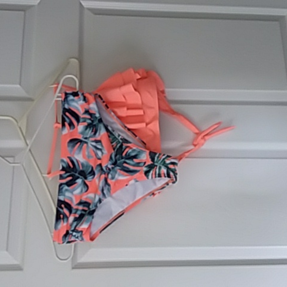 NEW Ruffle Top 👙Bikini👙 - Picture 5 of 9